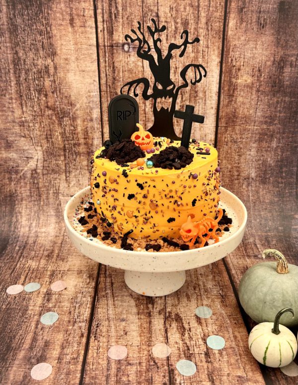 Halloweentorte "Spuk & Schmatz" inkl. 3-D Elementen – Bild 2